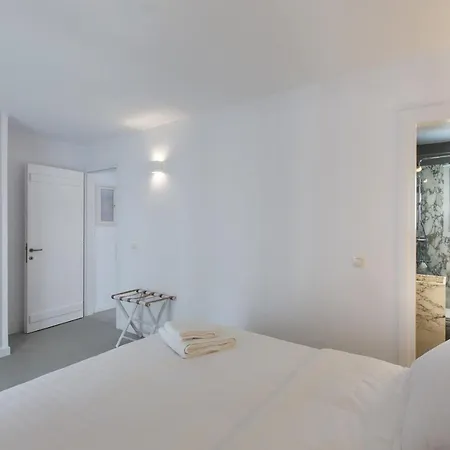 4 Maisonettes With A Swimming Pool And A Sea View, In The Area Of