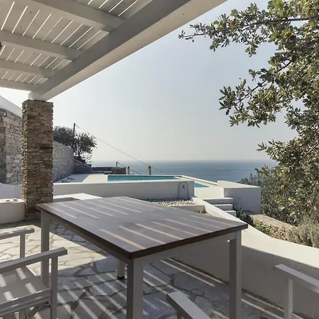 Casa vacanze 4 Maisonettes With A Swimming Pool And A Sea View, In The Area Of Koundouros